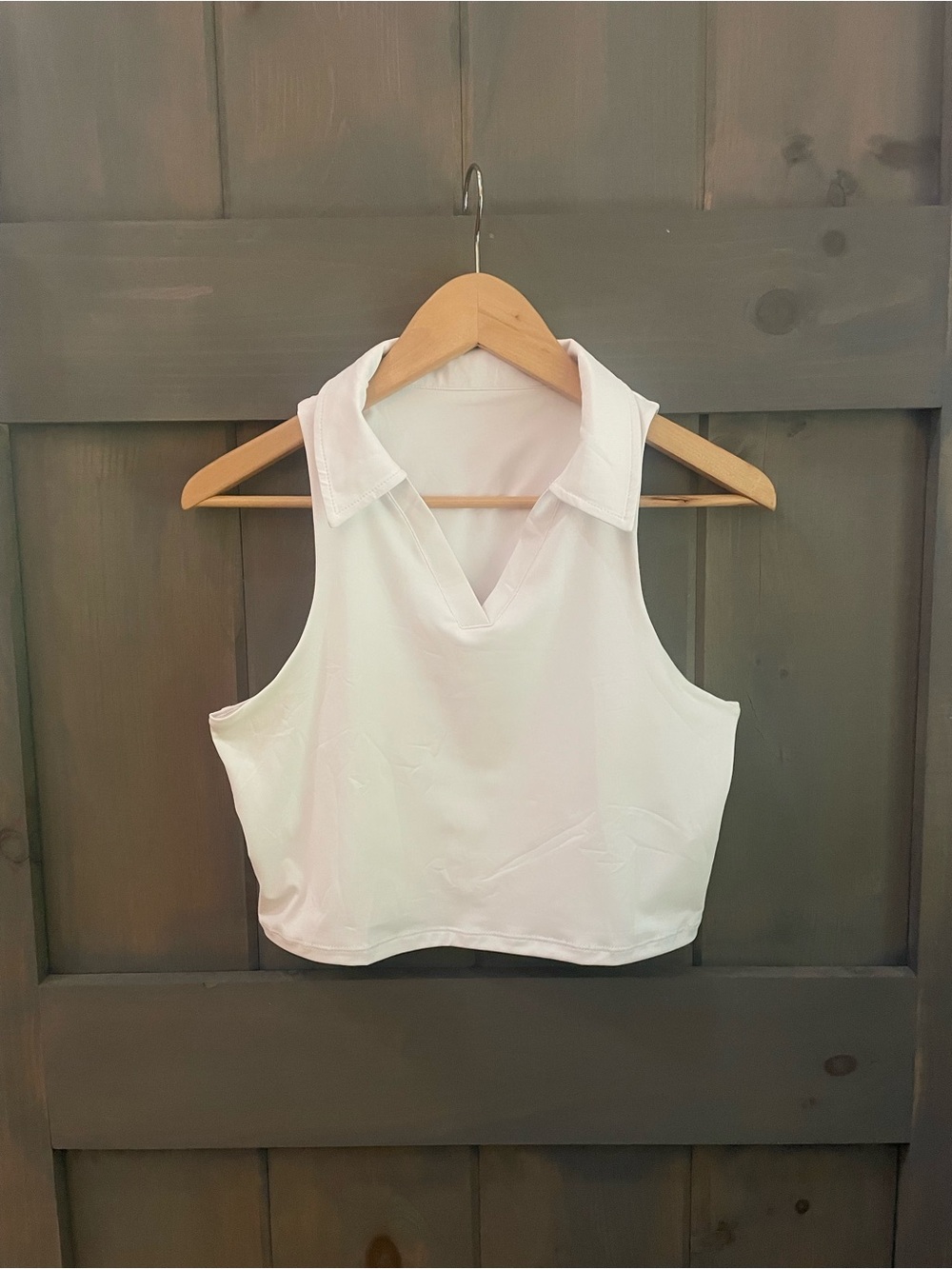 Amazon White Sleeveless Collared V-Neck Crop Top